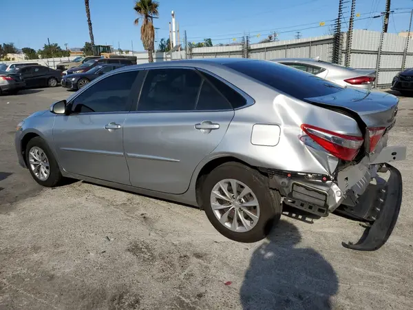 4T1BF1FK2HU770187 2017 TOYOTA CAMRY - Image 2