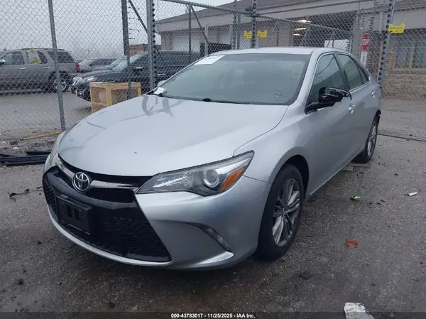 4T1BF1FK2HU770349 2017 TOYOTA CAMRY - Image 2