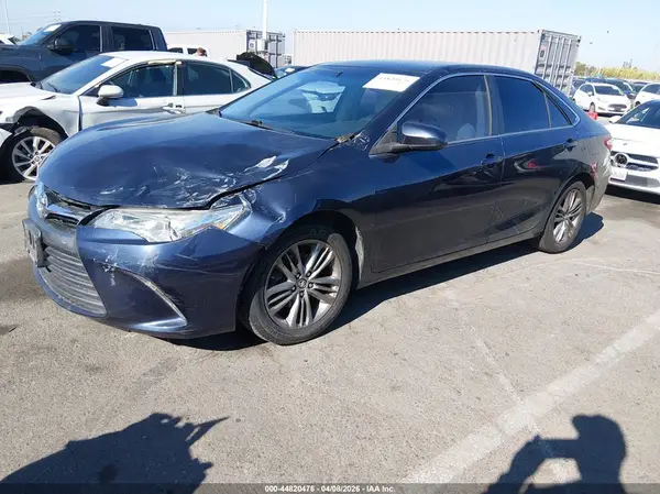 4T1BF1FK2HU770805 2017 TOYOTA CAMRY - Image 2