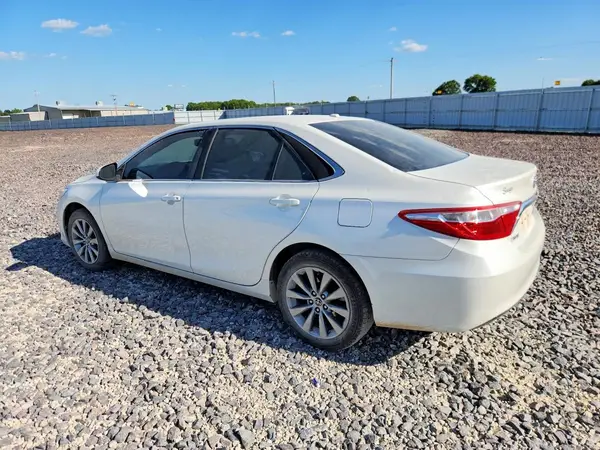 4T1BF1FK2HU774367 2017 TOYOTA CAMRY - Image 2