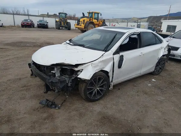 4T1BF1FK2HU775809 2017 TOYOTA CAMRY - Image 2