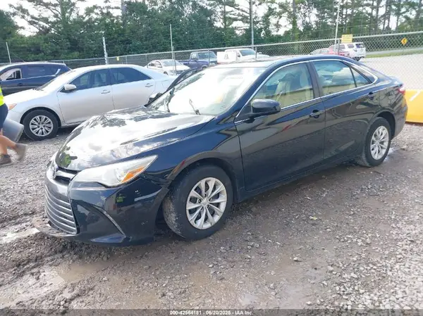 4T1BF1FK2HU776894 2017 TOYOTA CAMRY - Image 2