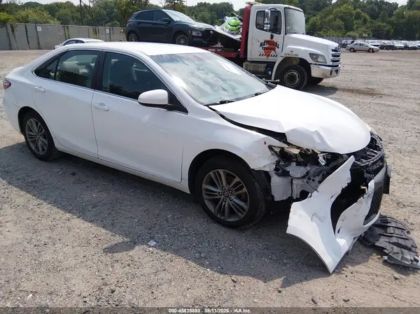 4T1BF1FK2HU779438 2017 TOYOTA CAMRY - Image 1