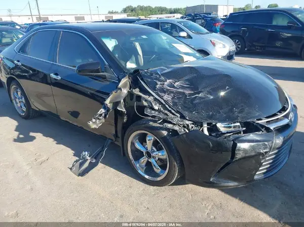 4T1BF1FK2HU782307 2017 TOYOTA CAMRY - Image 1