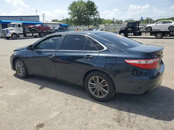 4T1BF1FK2HU782324 2017 TOYOTA CAMRY - Image 2