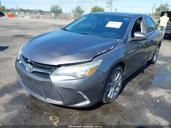 4T1BF1FK2HU783425 2017 TOYOTA CAMRY - Image 2