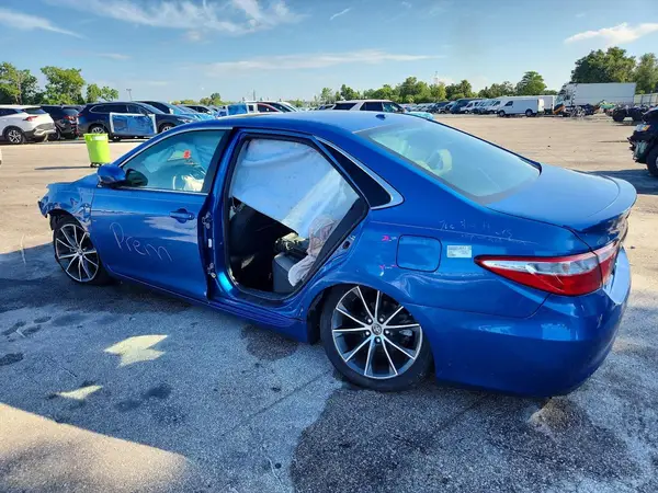 4T1BF1FK2HU785031 2017 TOYOTA CAMRY - Image 2