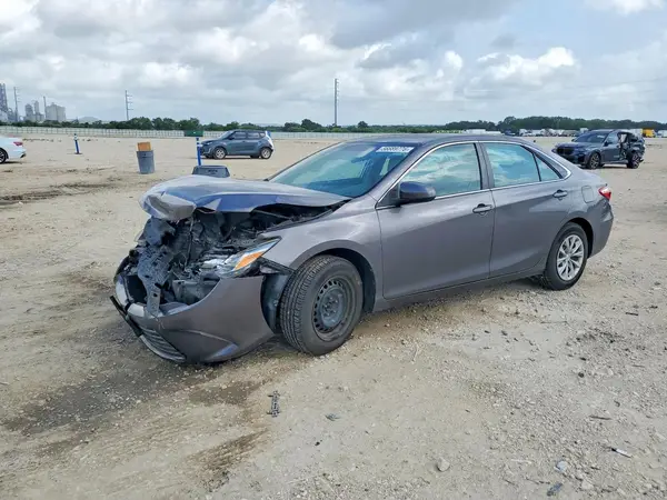 4T1BF1FK2HU785160 2017 TOYOTA CAMRY - Image 1