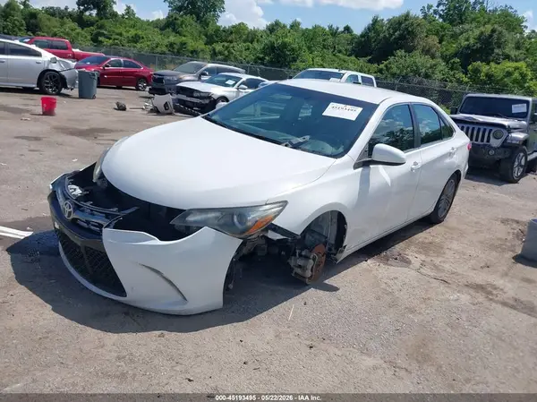 4T1BF1FK2HU787958 2017 TOYOTA CAMRY - Image 2