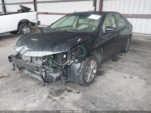 4T1BF1FK2HU789774 2017 TOYOTA CAMRY - Image 2
