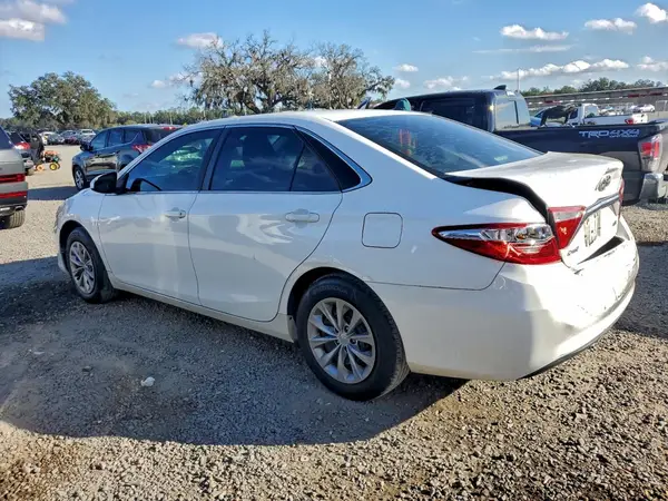 4T1BF1FK2HU791542 2017 TOYOTA CAMRY - Image 2