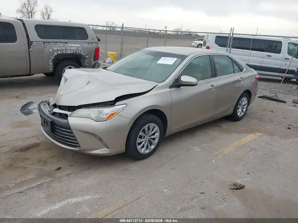 4T1BF1FK2HU793307 2017 TOYOTA CAMRY - Image 2
