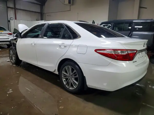 4T1BF1FK2HU794070 2017 TOYOTA CAMRY - Image 2
