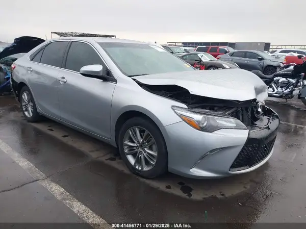 4T1BF1FK2HU797244 2017 TOYOTA CAMRY - Image 1