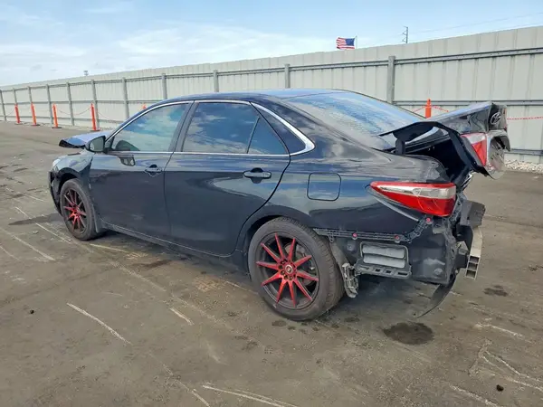 4T1BF1FK2HU799530 2017 TOYOTA CAMRY - Image 2
