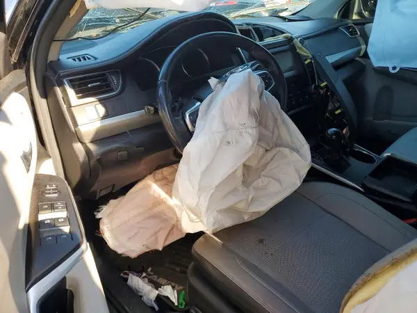 4T1BF1FK2HU800062 2017 TOYOTA CAMRY - Image 8