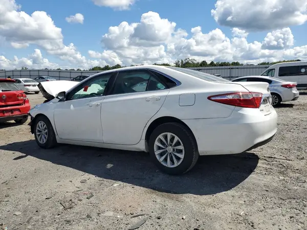 4T1BF1FK2HU800398 2017 TOYOTA CAMRY - Image 2