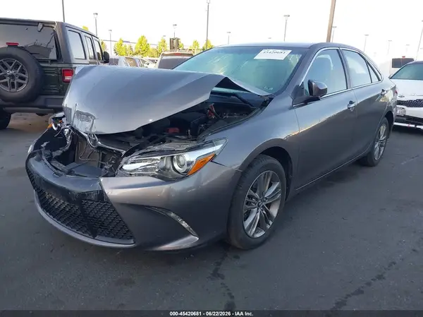 4T1BF1FK2HU801082 2017 TOYOTA CAMRY - Image 2