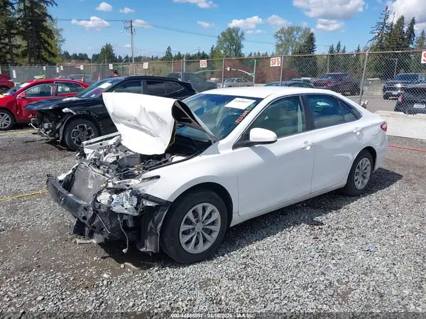 4T1BF1FK2HU803611 2017 TOYOTA CAMRY - Image 2