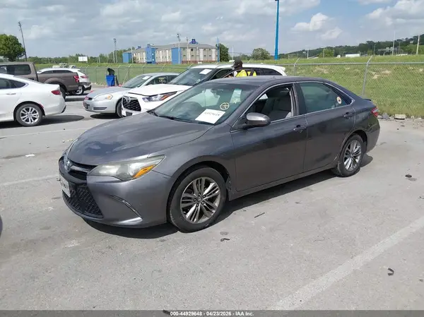4T1BF1FK2HU805682 2017 TOYOTA CAMRY - Image 2