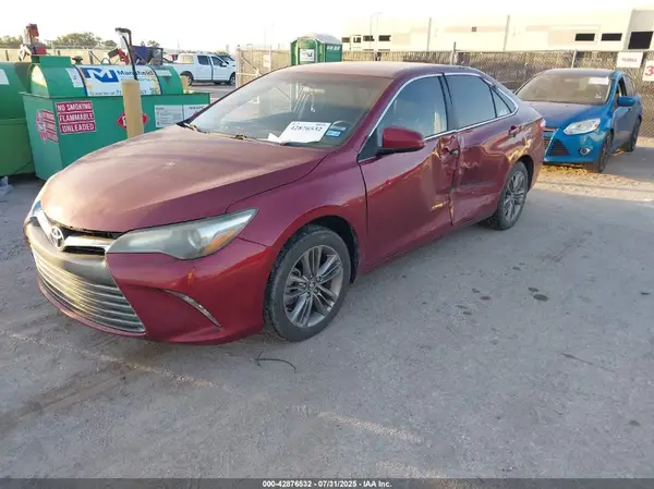4T1BF1FK2HU805732 2017 TOYOTA CAMRY - Image 2