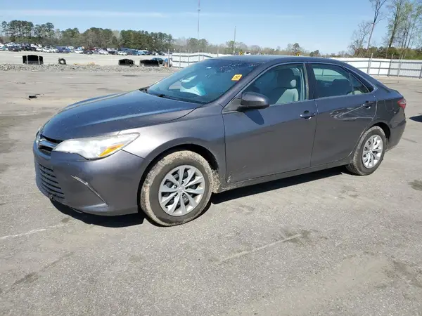 4T1BF1FK2HU805830 2017 TOYOTA CAMRY - Image 1