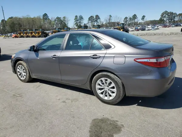4T1BF1FK2HU805830 2017 TOYOTA CAMRY - Image 2