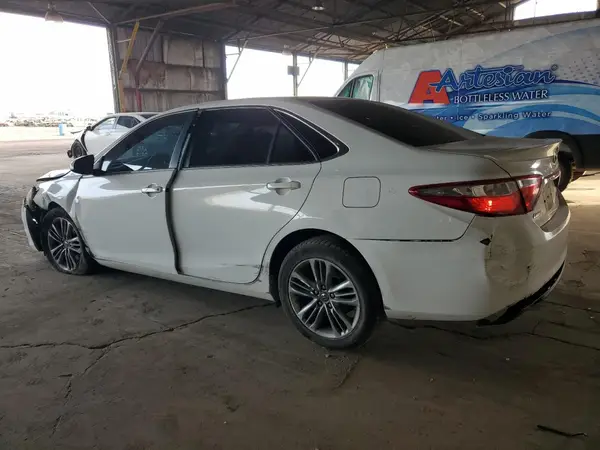 4T1BF1FK2HU806685 2017 TOYOTA CAMRY - Image 2