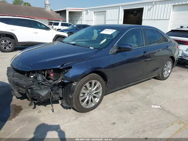 4T1BF1FK2HU808355 2017 TOYOTA CAMRY - Image 2