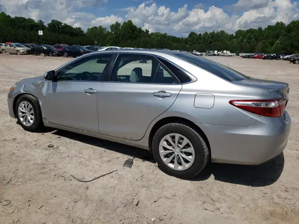 4T1BF1FK2HU809909 2017 TOYOTA CAMRY - Image 2