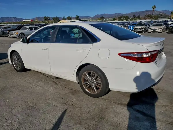 4T1BF1FK2HU810347 2017 TOYOTA CAMRY - Image 2