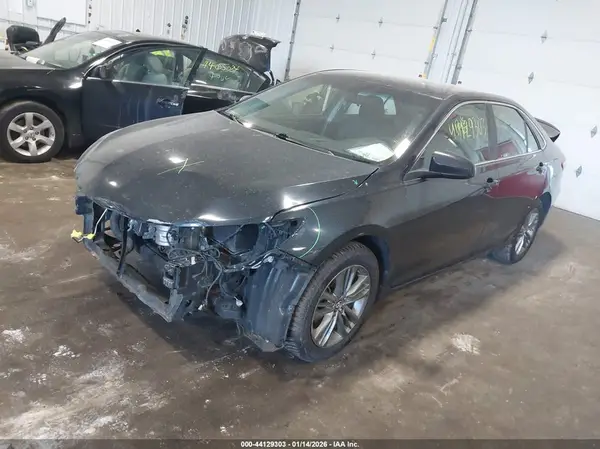 4T1BF1FK2HU811000 2017 TOYOTA CAMRY - Image 2