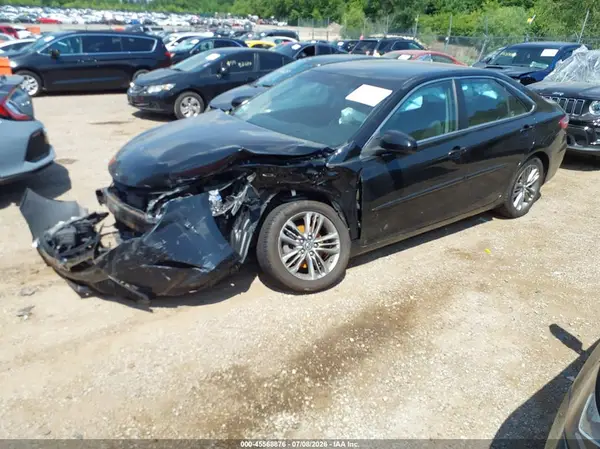 4T1BF1FK2HU811269 2017 TOYOTA CAMRY - Image 2