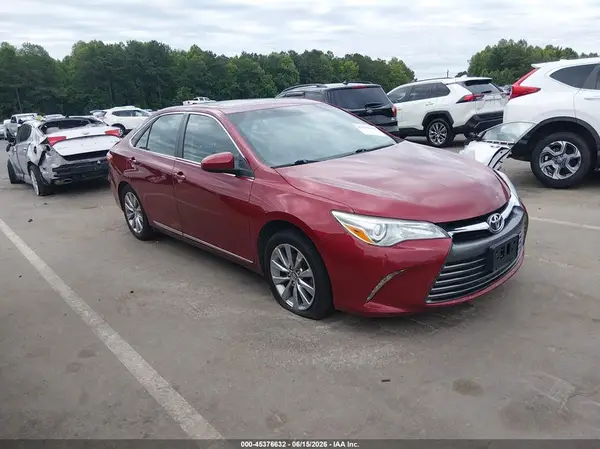 4T1BF1FK2HU811272 2017 TOYOTA CAMRY - Image 1