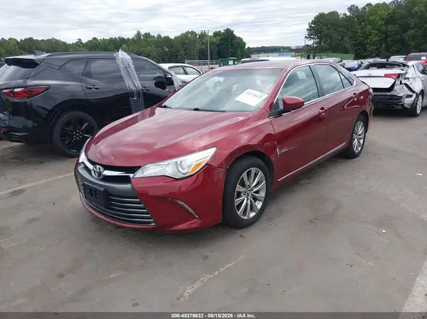 4T1BF1FK2HU811272 2017 TOYOTA CAMRY - Image 2