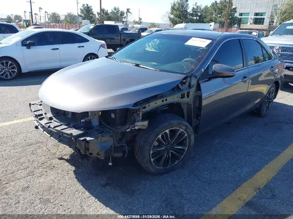 4T1BF1FK2HU811451 2017 TOYOTA CAMRY - Image 2