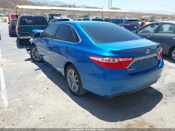 4T1BF1FK2HU811935 2017 TOYOTA CAMRY - Image 2