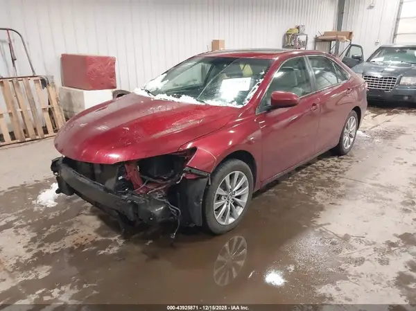 4T1BF1FK2HU812910 2017 TOYOTA CAMRY - Image 2