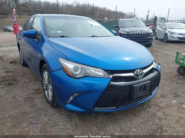 4T1BF1FK2HU813846 2017 TOYOTA CAMRY - Image 1