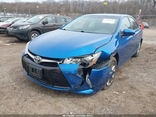 4T1BF1FK2HU813846 2017 TOYOTA CAMRY - Image 2