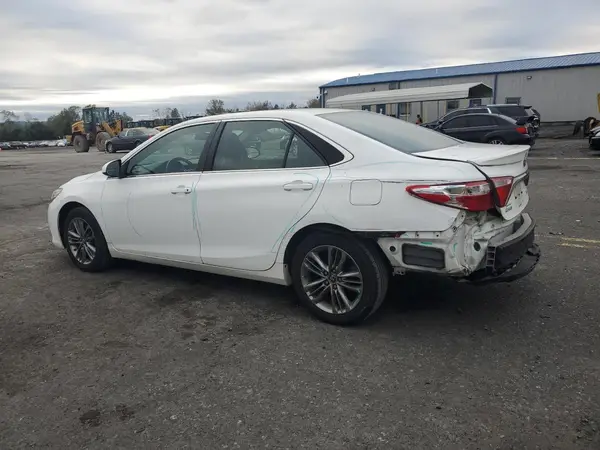 4T1BF1FK2HU814933 2017 TOYOTA CAMRY - Image 2