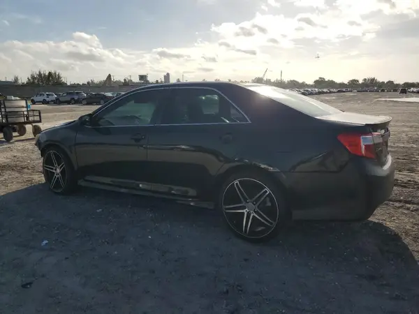 4T1BF1FK3DU644463 2019 TOYOTA CAMRY - Image 2