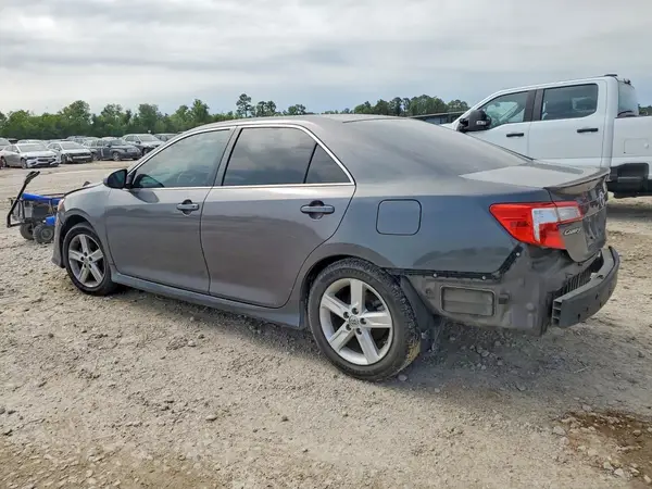 4T1BF1FK3EU355925 2022 TOYOTA CAMRY - Image 2