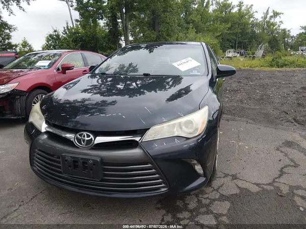 4T1BF1FK3GU116605 2016 TOYOTA CAMRY - Image 2