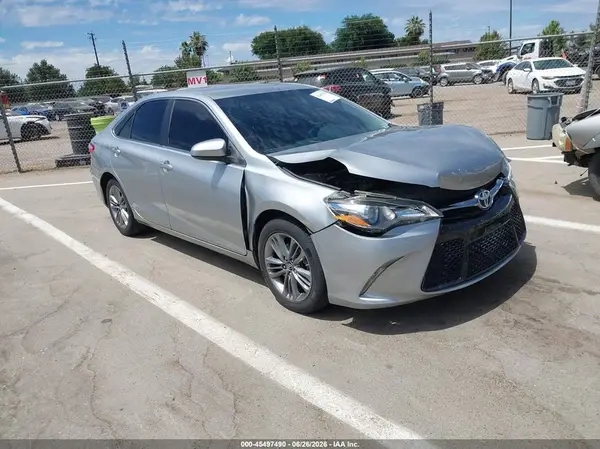 4T1BF1FK3GU117978 2016 TOYOTA CAMRY - Image 1