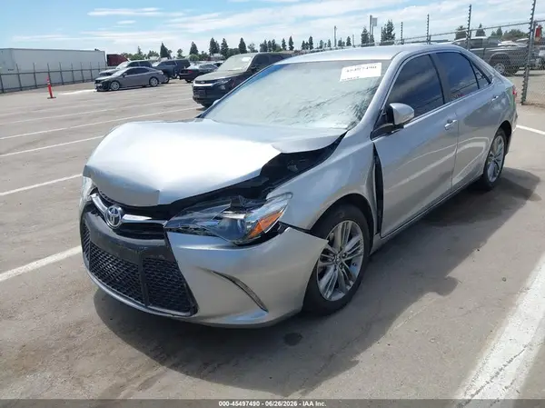 4T1BF1FK3GU117978 2016 TOYOTA CAMRY - Image 2