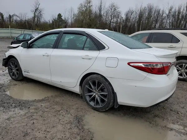4T1BF1FK3GU121786 2016 TOYOTA CAMRY - Image 2