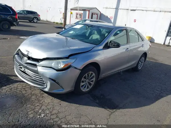 4T1BF1FK3GU122761 2016 TOYOTA CAMRY - Image 2
