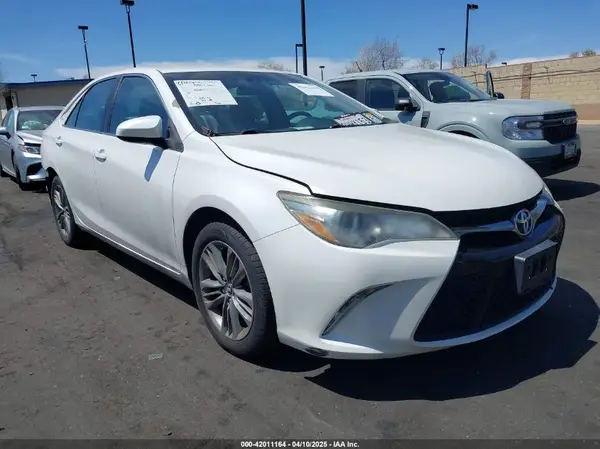 4T1BF1FK3GU128799 2016 TOYOTA CAMRY - Image 1