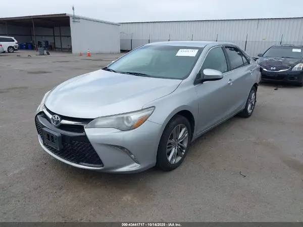 4T1BF1FK3GU128947 2016 TOYOTA CAMRY - Image 2